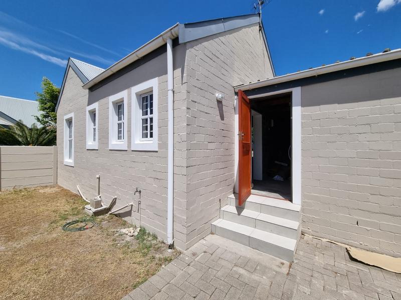 To Let 2 Bedroom Property for Rent in Oakglen Western Cape